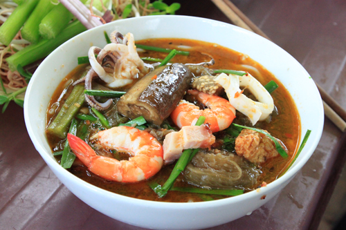 ho-chi-minh-food-rice-vermicelli-soup