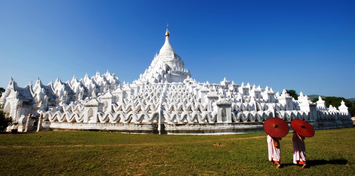 myatheindan-stupa-in-mingun