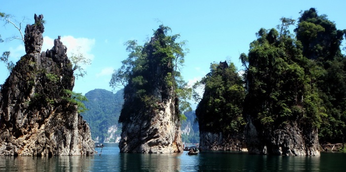 limestone-formations-of-khao-sok