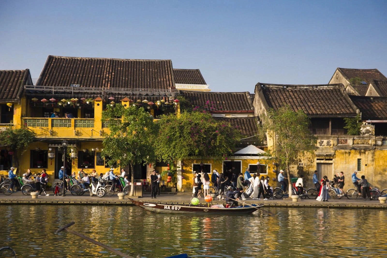 Unseen Vietnam