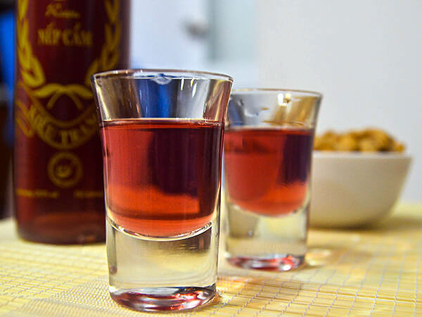 Rice-Wine-Vietnamese-Drinks